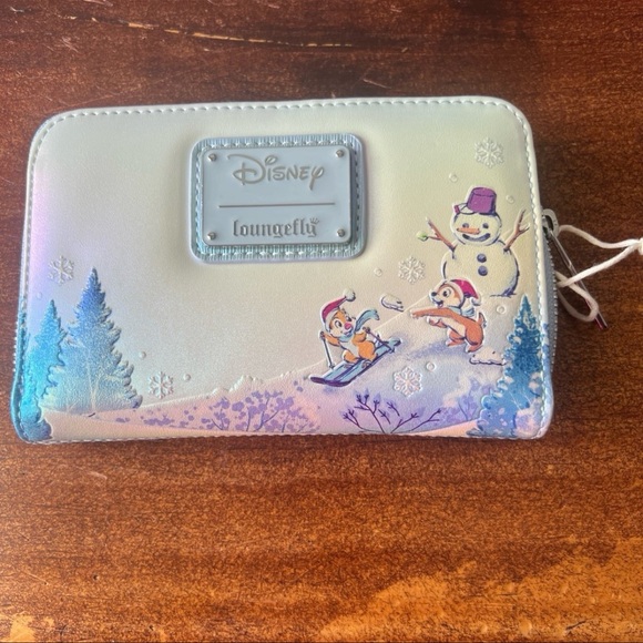 Loungefly Disney Mickey Mouse & Friends Snow Scenes Small Zip Wallet - Picture 2 of 3